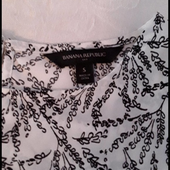 Banana Republic flirty blouse - Picture 2 of 5